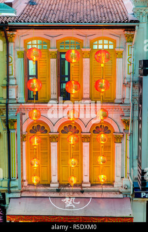 Close up of the shutters and lanterns, Temple Street, Chinatown, Singapore Stock Photo