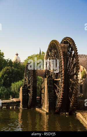 Syria, Hama old Town, An-Nuri Mosque and 13th Century Norias (Water Wheels) Stock Photo