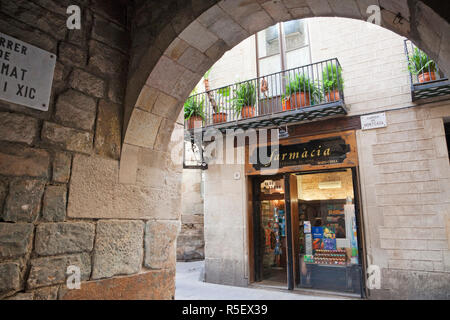 Spain, Barcelona, The Gothic Quarter, Pharmacy Shop Stock Photo