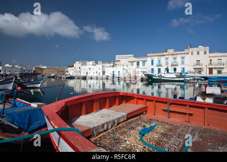 Tunisia, Northern Tunisia, Bizerte, Old Port, buildings and boats Stock Photo