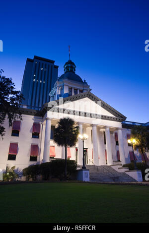 USA, Florida, Tallahassee, Historic 1902 State Capitol and modern State Capitol Stock Photo