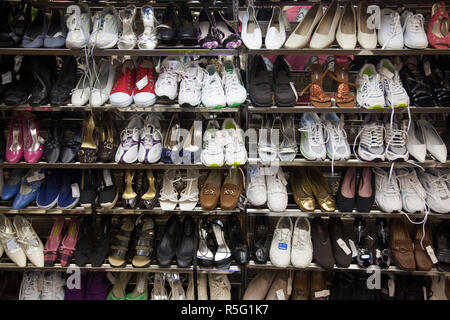 USA, Alabama, Scottsboro, Unclaimed Baggage Center, sellers of unclaimed US airlines baggage, unclaimed shoes Stock Photo