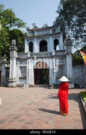 Girls Wearing Ao Dai Dress, Tran Quoc Pagoda, West Lake (Ho Tay), Hanoi,  Vietnam' Photographic Print - Jon Arnold