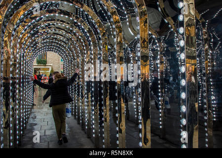 The new ‘infinity chamber’ light installation in Conduit Court, off Floral Street. - Christmas in Covent Garden Stock Photo