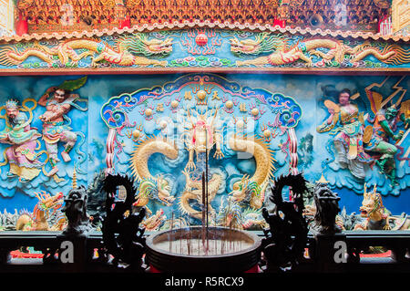 Decorative wall inside The temple of Enlightenment, Kaohsiung City, Taiwan Stock Photo