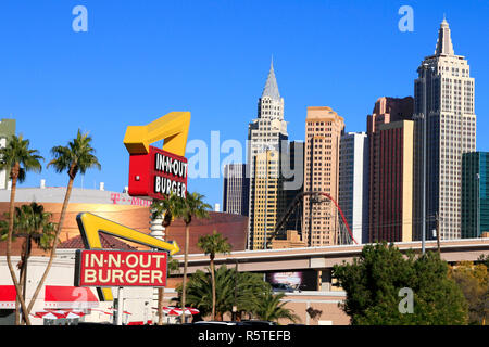 In-n-Out burger restaurant with skyscrapers of New York NY Las Vegas in the background Stock Photo