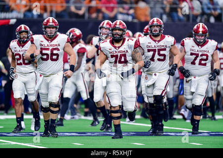 Oklahoma offensive lineman Cody Ford (74), Oklahoma offensive lineman Dru Samia (75) and Oklahoma offensive lineman Creed Humphrey (56) during the Dr. Pepper Big-12 Championship between the Oklahoma Sooners vs Texas Longhorns at an NCAA Big-12 Championship Football game at the AT&T Stadium, Arlington Texas. 12/01/18.Manny Flores/Cal Sport Media. Stock Photo