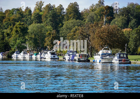 Boats and yachts moored at Harleyford Estate on the River Thames, Buckinghamshire, England United Kingdom UK Stock Photo