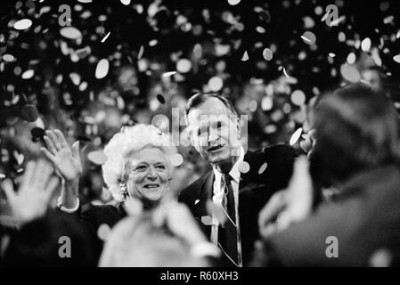 Presidential nominee George H.W. Bush and wife Barbara Bush wave to crowd at the 1992 Republican National Convention in Houston, Texas. Stock Photo