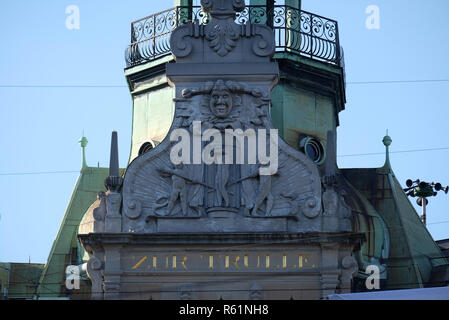 Relief on the Haus zur Trulle, Bahnhofstrasse in Zurich, Switzerland Stock Photo