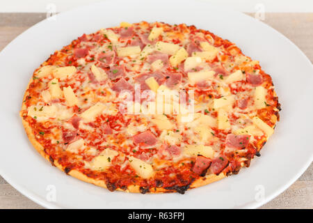 baked frozen pizza hawaii Stock Photo