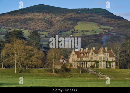 Palace of the Hornillos, Palace of the Fraguas in English picturesque style in Arenas de Iguña, Cantabria, Spain Stock Photo