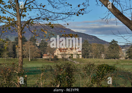 Palace of the Hornillos, Palace of the Fraguas in English picturesque style in Arenas de Iguña, Cantabria, Spain Stock Photo