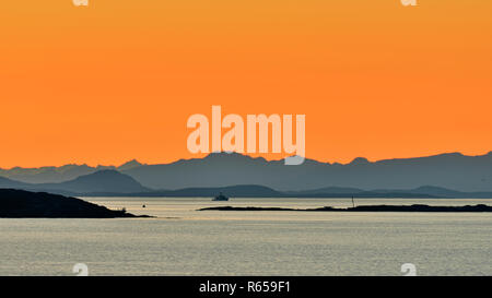 Sunrise over Clover Point and the Trial Islands in Victoria, British ...