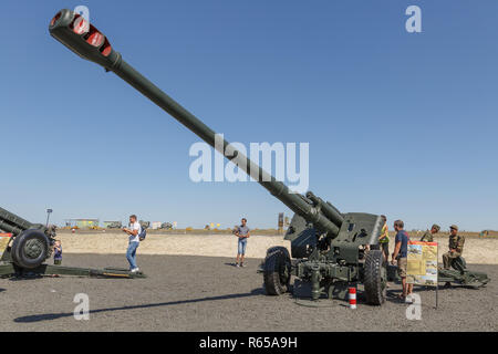 The 152 Mm Howitzer 2A65 MSTA-B Stock Photo - Alamy