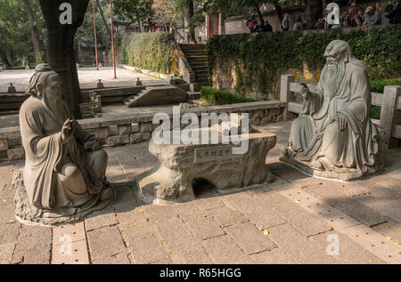 Confucius in discussion with Lao Tze at Laoshan near Qingdao Stock Photo