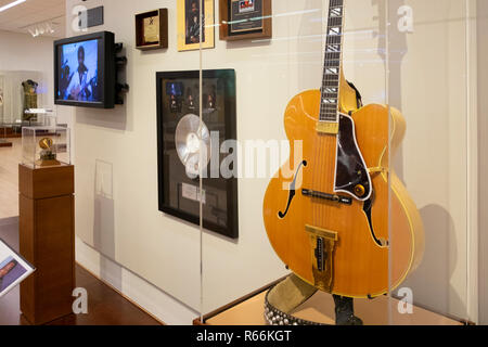 File:Phoenix-Musical Intrument Museum-Carlos Santana exhibit.jpg