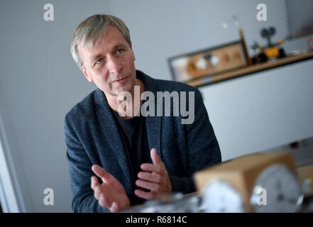 Berlin, Germany. 28th Nov, 2018. Henry Tesch, principal of Carolinum High School. (To dpa report 'The digital classroom' on 04.12.2018) Credit: Britta Pedersen/dpa-Zentralbild/dpa/Alamy Live News Stock Photo