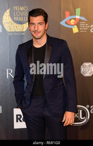 Foto Mario Cartelli/LaPresse03-12-2018 Roma, Italia SpettacoloRed carpet del Premio Louis Braille 2018 all&#x2019;Auditorium della ConciliazioneNella foto: Andrea PretiPhoto Mario Cartelli/LaPresseDecember 03, 2018 Rome, ItalyEntertainementRed carpet for &#x201c;Louis Braille Award 2018&#x201d; at Conciliazione AuditoriumIn the photo: Andrea Preti Stock Photo