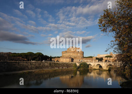 Rome. 4th Dec, 2018. Photo taken on Dec. 4, 2018 shows the Castel Sant'Angelo in Rome, Italy. Credit: Cheng Tingting/Xinhua/Alamy Live News Stock Photo