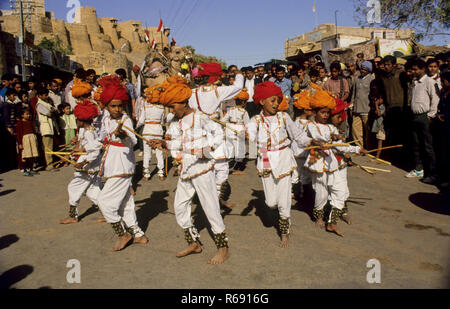 children performing folk dance in jaisalmer dance festival, rajasthan, india Stock Photo