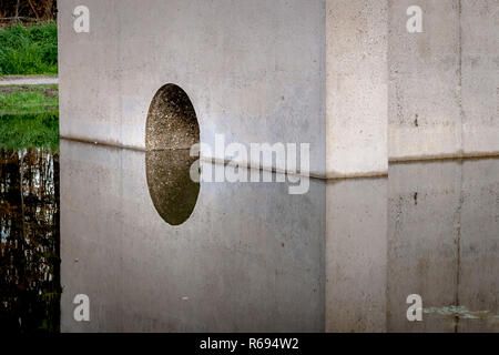 Empty abstract white concrete design with chaotic columns structures. Modern architecture background with abstract lines Stock Photo