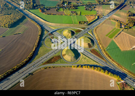 Aerial view, Kamener Kreuz, motorway junction between fields, motorway A2 and motorway A1, Kleeblatt-Form, Kamen, Ruhr area