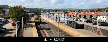 322483 Metro Trains, Ilkley railway station, Ilkley town, West Yorkshire, England; UK Stock Photo