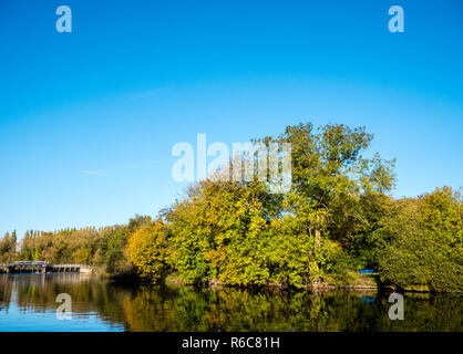 Caversham Lock and Weir Viewed from Kings Meadow, Reading, Berkshire, England, UK, GB. Stock Photo