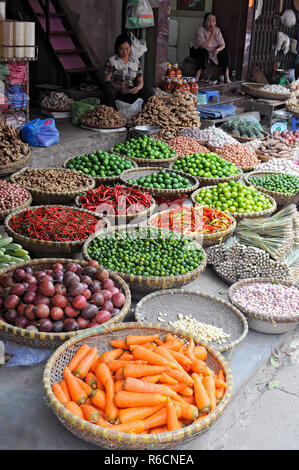 Vietnam, Hanoi, Fresh Fruits And Vegetables Street Markets Stock Photo
