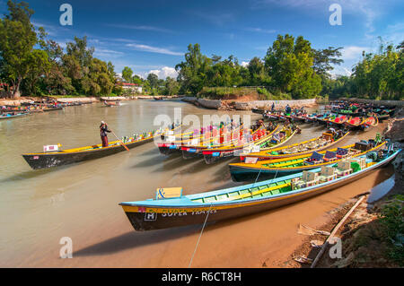 Boats Waiting For Tourists, Nyaung Shwe, Inle Lake, Shan State, Myanmar Stock Photo