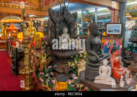 Interior Of The Gangaramaya Buddhist Temple, Colombo, Sri Lanka Stock Photo