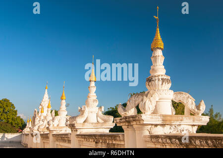 Atumashi Kyaung Monastery Maha Atulawaiyan Kyaungdawgyi Is A Buddhist Monastery Located Near Shwenandaw Monastery In Mandalay, Mianma Stock Photo