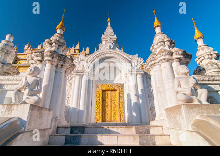 Atumashi Kyaung Monastery Maha Atulawaiyan Kyaungdawgyi Is A Buddhist Monastery Located Near Shwenandaw Monastery In Mandalay, Mianma Stock Photo