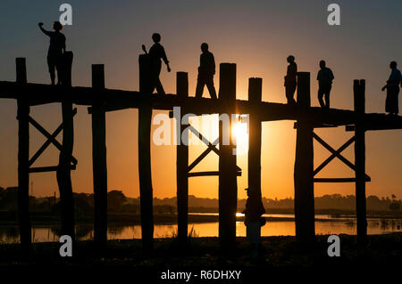 Ubein, World Longest Wooden Bridge At Sunset Mandalay, Myanmar Stock Photo