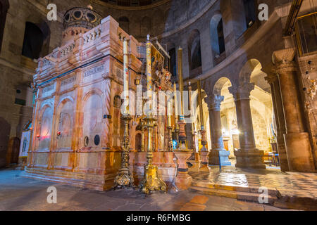 Aedicula In The Rotunda Of Holy Sepulchre Church Also Called Church Of Resurrection In Christian Quarter, Jerusalem, Israel Stock Photo