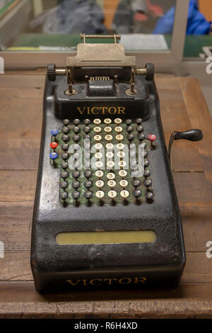 Vintage Victor Automatic Calculator - Adding Machine c.1940 Stock Photo