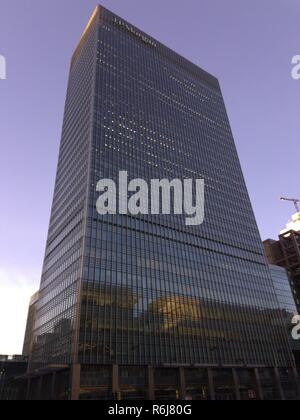 J P Morgan Investment Bank Building Canary Wharf London Stock Photo