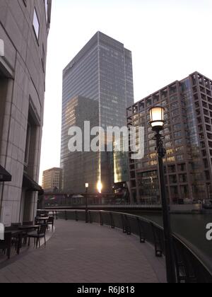 J P Morgan Investment Bank Building Canary Wharf London Stock Photo