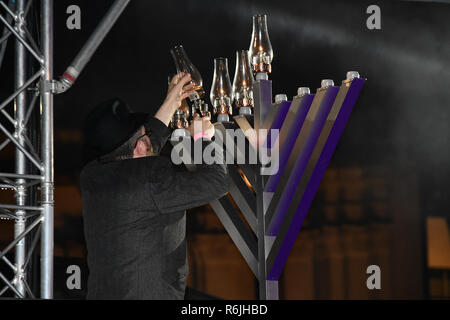 London, UK. 5th Dec 2018. Sudak Rabbi joins the ceremony to light a sacred Menorah to celebrate Chanukah (Hanukkah), the eight-day Jewish Festival in Trafalgar Square, 5th December 2018, London, UK. Credit: Picture Capital/Alamy Live News Stock Photo