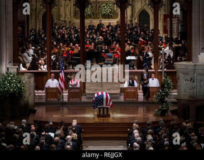Washington, United States Of America. 06th Dec, 2018. Former president George Herbert Walker Bush memorial ceremony at the National Cathedral in Washington, Wednesday, Dec. 5, 2018. Credit: Doug Mills/Pool via CNP | usage worldwide Credit: dpa/Alamy Live News Stock Photo