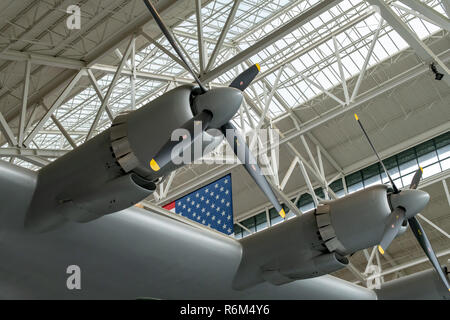 Howard Hughes' Spruce Goose (aka Flying Boat) At Evergreen Aviation ...