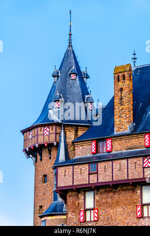 Magnificent Castle De Haar surrounded by a Moat and Beautiful Gardens. A 14th century Castle completely rebuild in the late 19th century in Holland Stock Photo