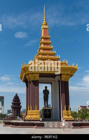 Statue of Norodom Sihanouk in front of Independence Monument, King Monument, Phnom Penh, Cambodia Stock Photo