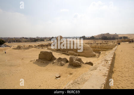 Cairo, Egypt – November 12, 2018: photo for Pyramid of Khufu in the ...