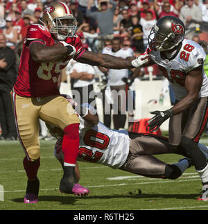 Vernon davis redskins hi-res stock photography and images - Alamy