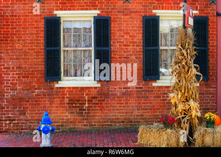 Jonesborough,Tennessee,USA - October 24th, 2018: Close up of an exterior wall with fall decorations,of an old historical Inn in downtown Jonesborough Stock Photo