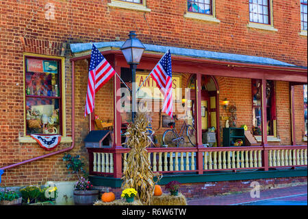 Jonesborough,Tennessee,USA - October 24th, 2018:Sisters' Row House one of the oldest brick structures built in Jonesborough in 1820.  This row house h Stock Photo