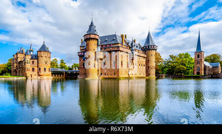 Magnificent Castle De Haar in the Netherlands is surrounded by a Moat and is a 14th century Castle completely rebuild in the late 19th century Stock Photo