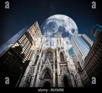 St Patricks Cathedral in downtown Manhattan Stock Photo